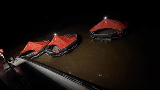 Archivo - Rescate tras el vuelco de un ferry en Guyana