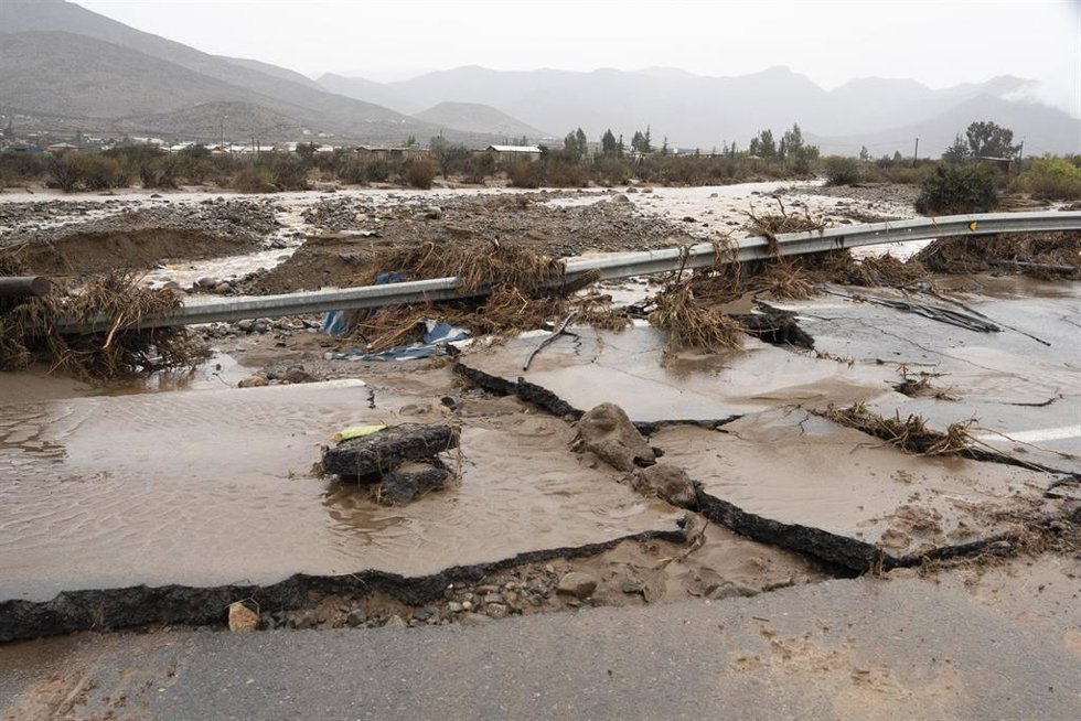 Daños en una carretera por las inundaciones en Coquimbo, Chile (archivo)