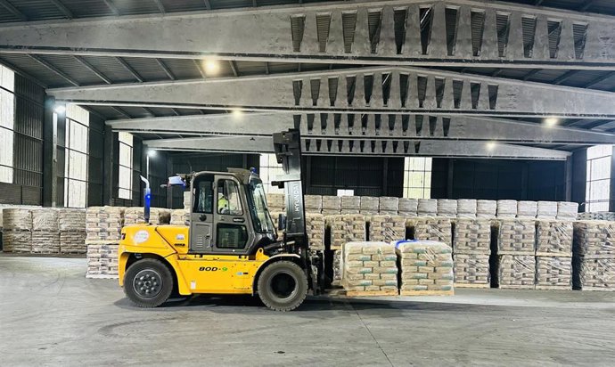 Archivo - Economía.- El consumo de cemento se dispara un 10,9% hasta octubre y alcanza un récord de 14 años