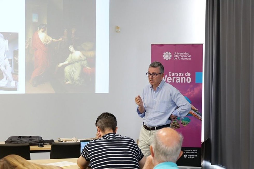 El jefe de Colección de Pintura Española del Siglo XVIII y Goya del Museo del Prado, Andrés Úbeda, en su ponencia de los cursos UNIA