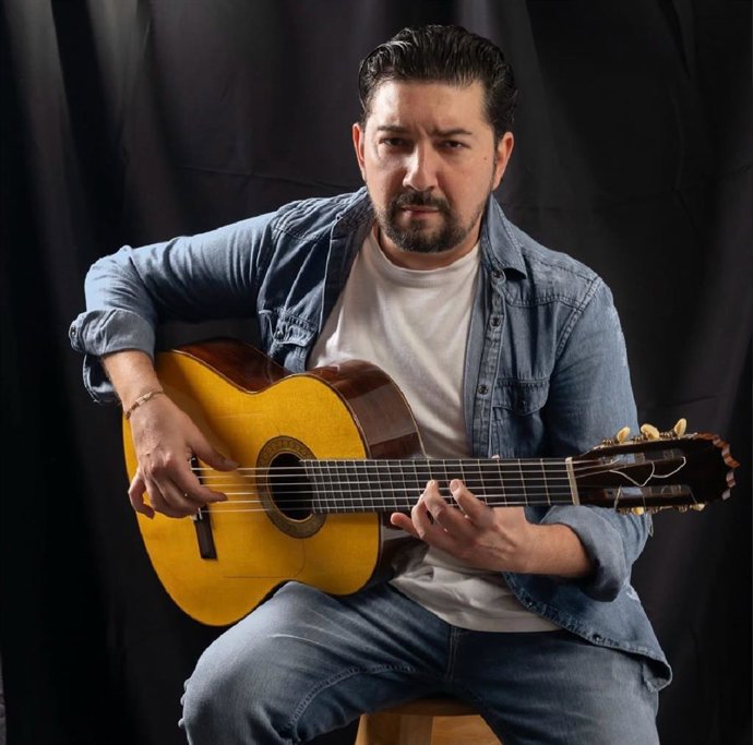 El guitarrista Antonio Rey abrirá el ciclo de recitales de guitarra flamenca de concierto en la XXIV Bienal de Flamenco de Sevilla, el próximo 11 de septiembre en el Espacio Turina