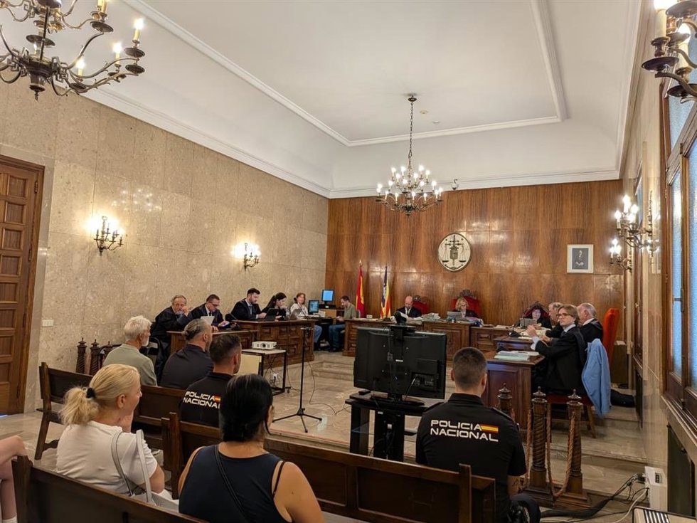 Varios de los acusados, entre ellos 'El Charly', este miércoles en la Audiencia Provincial de Baleares.
