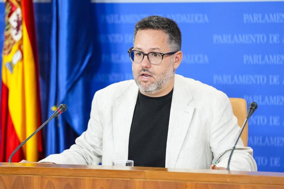 El portavoz del grupo parlamentario Adelante Andalucía, José Ignacio García, durante la ronda de ruedas de prensa de portavoces de los grupos parlamentarios en el Parlamento de Andalucía. A 22 de julio de 2026 en Sevilla (Andalucía, España). Los portavoce