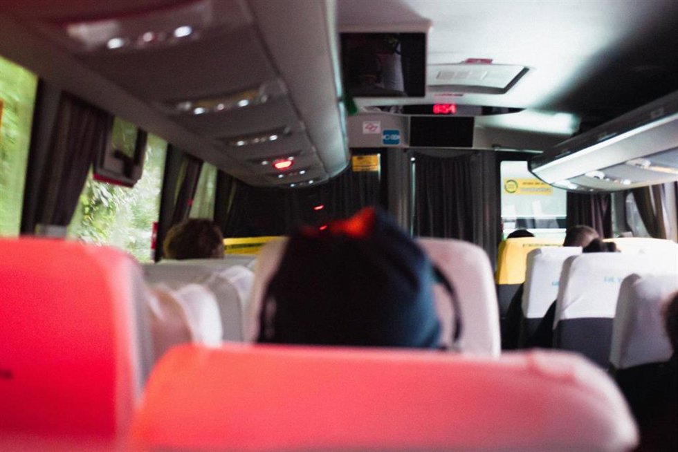 Interior de un autobús.