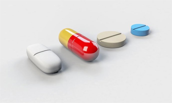 Archivo - Cápsulas, pastillas, moléculas.