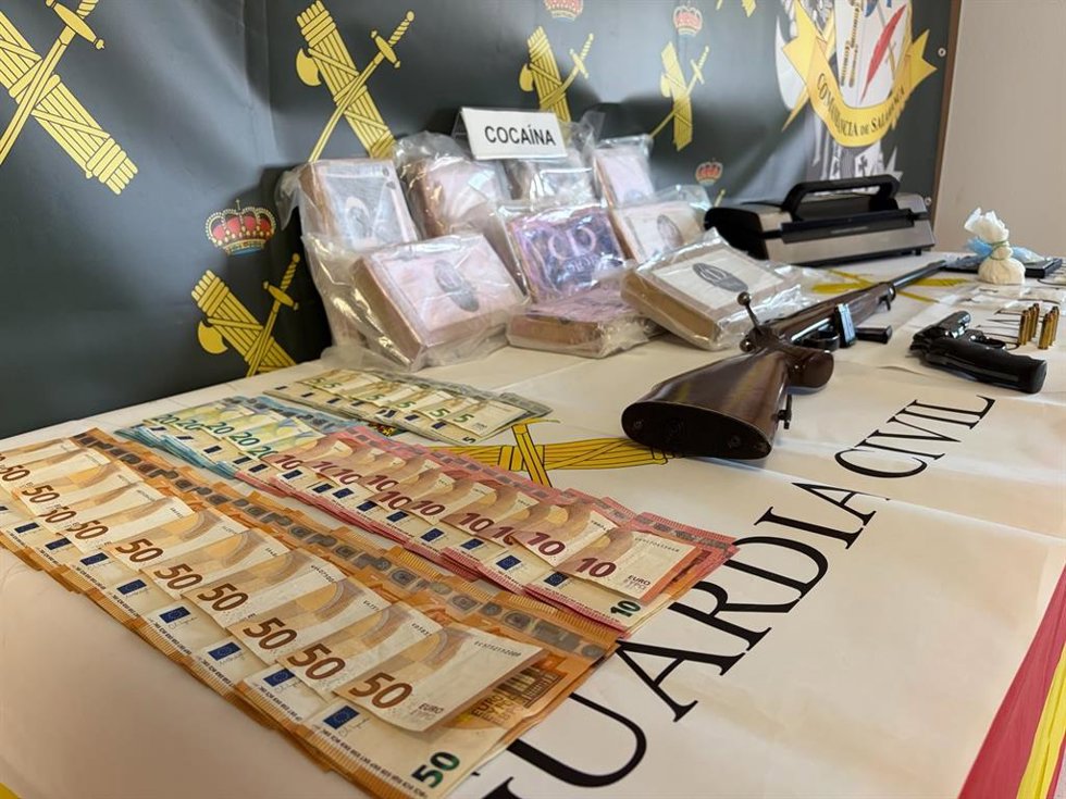 Droga y material incautado en la operación 'Randall' en Salamanca.