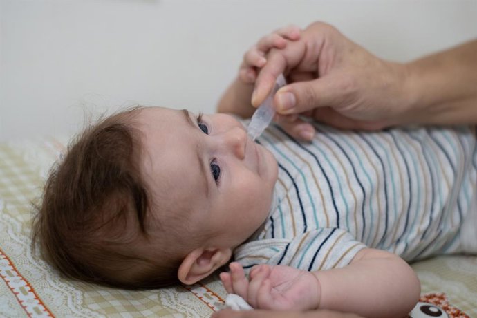 Archivo - Un estudio muestra que la pauta vacunal no completa aumenta hasta cuatro veces el riesgo de gastroenteritis en rotavirus