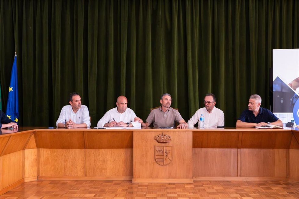 Reunión de la Diputación de Almería con representantes de los municipios afectados por el incendio de Los Gallardos.