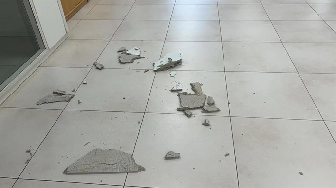 SAE alerta de la caída sobre una trabajadora de una placa del techo del Centro de Salud Mental de Albelda