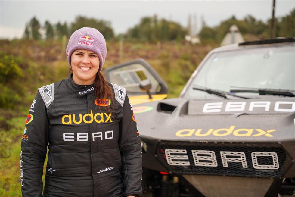 Archivo - La piloto española Laia Sanz, del EBRO Audax Motorsport, en el Rally de Portugal.