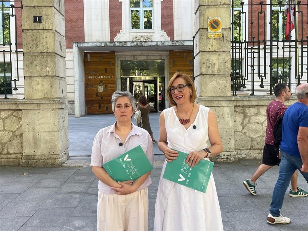 Las concejalas de VTLP en el Ayuntamiento de Valladolid, Cristina Colino y Rocío Anguita.