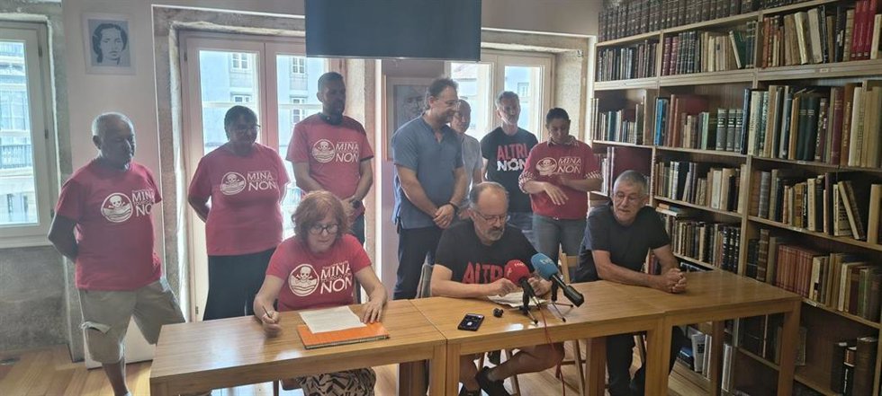 Rueda de prensa de Ulloa Viva, PDRA y la Plataforma Mina Touro-O Pino Non, a 22 de julio de 2026.