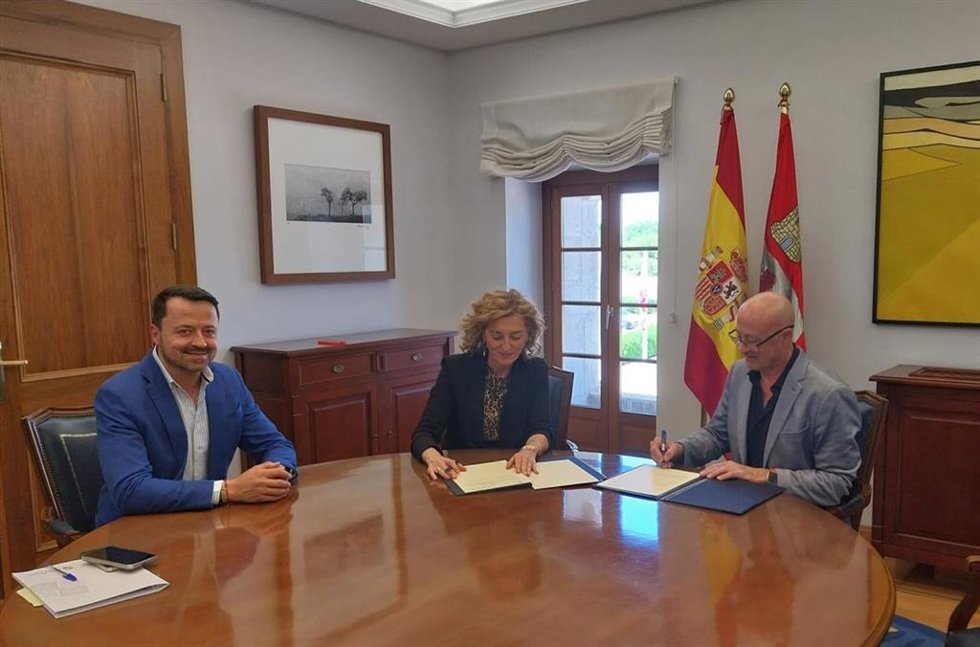 El acuerdo, suscrito por la consejera de Educación, María Pardo Álvarez, y el presidente de la asociación Pyfano, Miguel Ángel Vicente Criado, firman la renovación del convenio.
