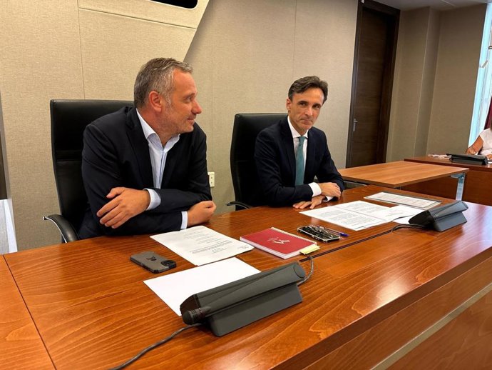 El consejero de Infraestructuras y Desarrollo Territorial, Jorge García Montoro, en la Asamblea Regional durante la convalidación del Decreto-ley de Vivienda Asequible de la Región de Murcia