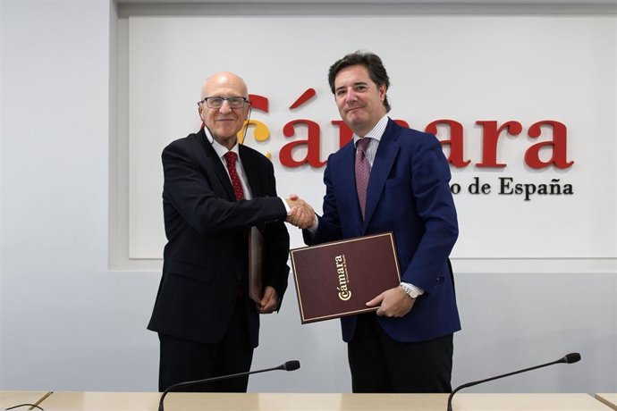 Firma protocolo CCE-AIPI.