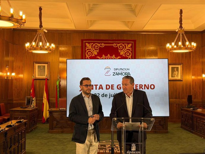 El  presidente de la Diputación d (D) y el vicepresidente.