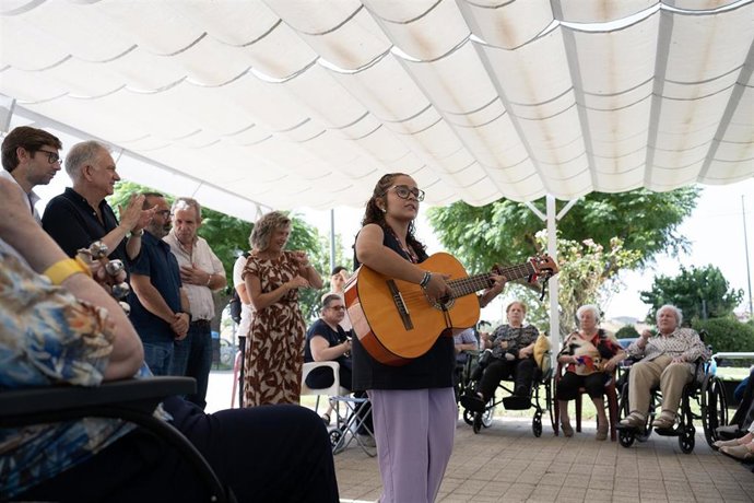 Una jornada del Proyecto Acordes en una residencia de Malpartida de Plasencia