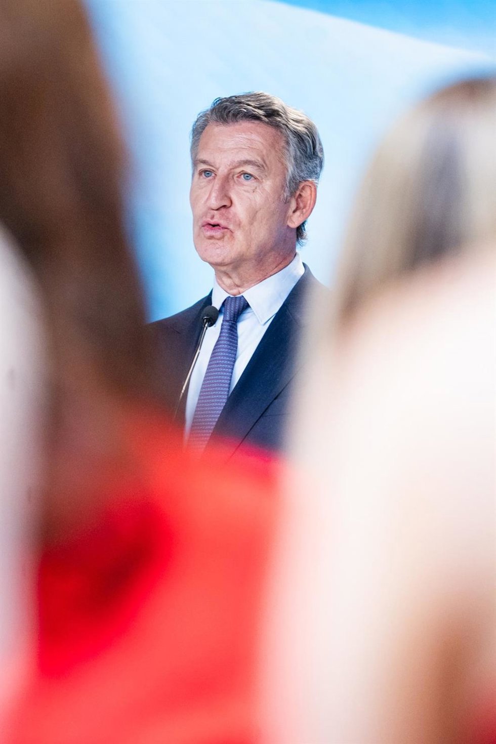 El presidente del Partido Popular, Alberto Núñez Feijóo, comparece ante los medios para hacer balance del curso político, en la sede nacional del PP, a 22 de julio de 2026, en Madrid (España)