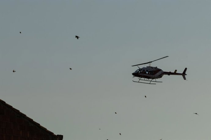 Un helicòpter treballa en l'incendi de Soneja, a 5 de juliol del 2026, a Soneja, Castelló, Comunitat Valenciana (Espanya). 
