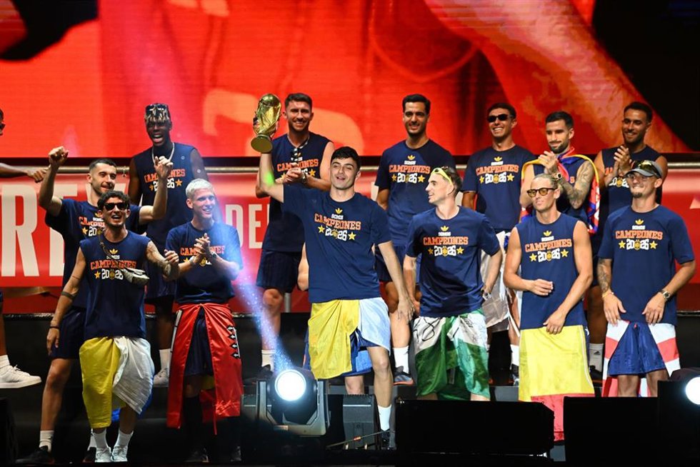 Los jugadores de la selección durante la celebración del Mundial en Cibeles, a 20 de julio de 2026, en Madrid
