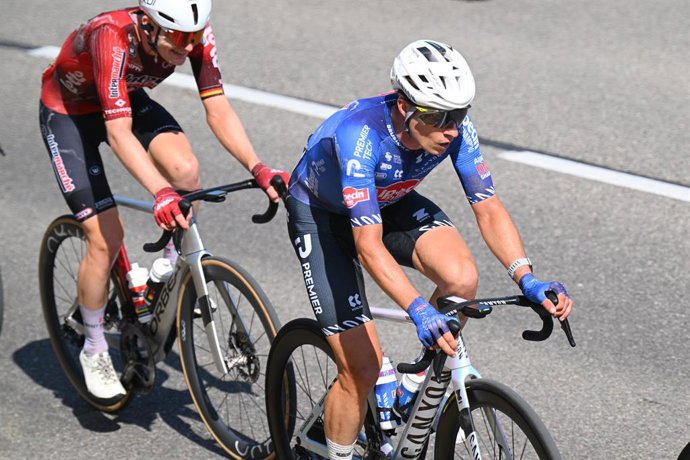 22 de julho de 2026, Voiron, França: O belga Jasper Philipsen, da equipe Alpecin-Premier Tech, é fotografado em ação durante a 17ª etapa do Tour de France de 2026, uma etapa de 175 km entre Chambéry e Voiron, na quarta-feira, 22 de julho de 2026. A 113ª e