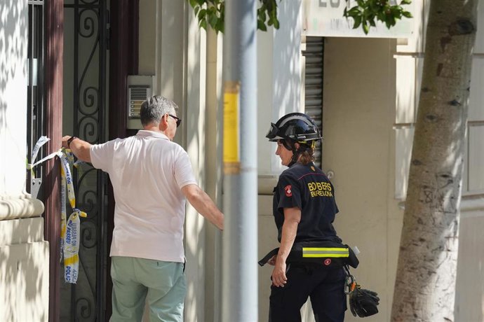 El socavón de El Putxet, provocado por las obras del tramo central de la L9 del Metro, forzó el desalojo preventivo de 93 viviendas en el distrito de Sarrià-Sant Gervasi.