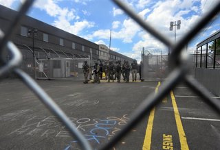 Archivo - Un centro de detención de migrantes en Newark, en Nueva Jersey (EEUU)  