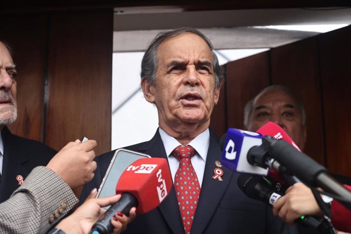 Perú.- Roberto Chiabra dialoga sobre seguridad ciudadana con la presidente electa, Keiko Fujimori