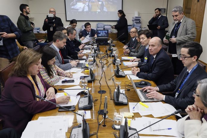 Valparaiso, 22 de julio 2026  El ministro de Hacienda, Jorge Quiroz, durante la sesión de la comision mixta para tramitacion del proyecto de ley para la reconstruccion nacional  Sebastian Cisternas/Aton Chile