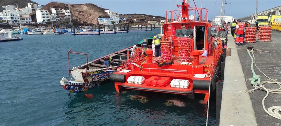 Cayuco rescatado en aguas de El Hierro con una mujer fallecida