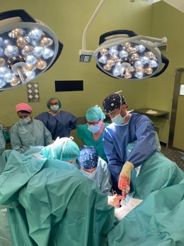 El Hospital Regional incorpora una técnica para preservar el útero en mujeres con prolapso