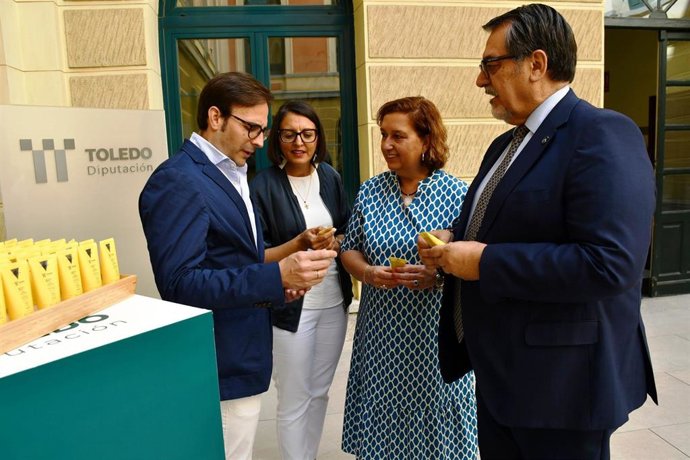 La Diputación impulsa una campaña de prevención del cáncer de piel con el reparto de protección solar a los participantes de las actividades que organiza al aire libre