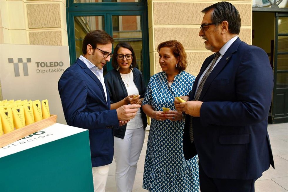 La Diputación impulsa una campaña de prevención del cáncer de piel con el reparto de protección solar a los participantes de las actividades que organiza al aire libre