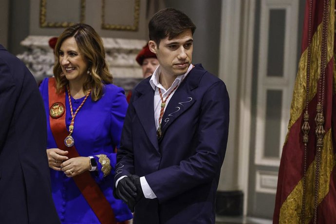 Archivo - La alcaldesa de Valencia, María José Catalá, y el portavoz del PSOE del Ayuntamiento, Borja Sanjuan