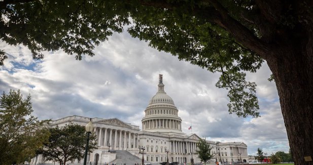 El Congreso de EEUU aprueba un presupuesto militar récord de 1,15 billones en una ajustada votación