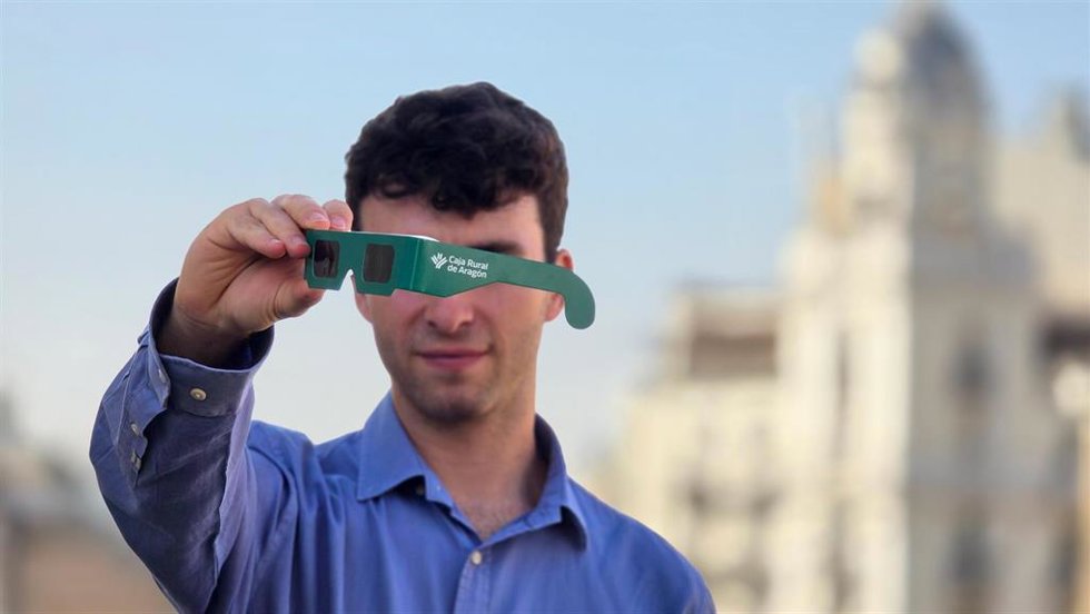 Las gafas distribuidas por Caja Rural de Aragón cumplen con todos los requisitos exigidos para la observación directa del Sol.