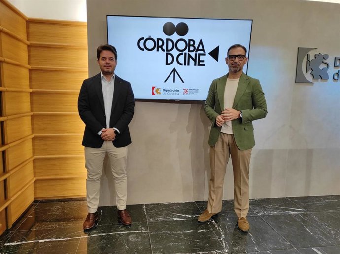 Romero (dcha.) y Bernal en la presentación del proyecto.