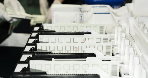 La Policía de Corea del Sur registra la sede principal de la Comisión Nacional Electoral