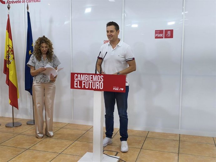 El secretario de Organización del PSOE de Castilla y León, Daniel de la Rosa, durante la rueda de prensa.