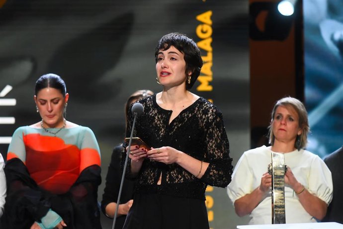 Archivo - La Gala de Clausura del Festival de Cine de Málaga 2026, en imágenes. En Málaga, a 14 de marzo de 2026. La directora Marta Matute, recibiendo el Biznaga de oro a la mejor película española por su ópera prima, "Yo no moriré de amor".