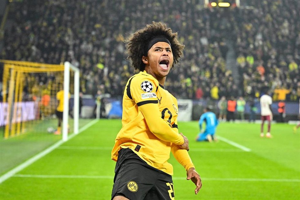 Archivo - El futbolista alemán Karim Adeyemi en un partido de Champions con el Borussia Dortmund