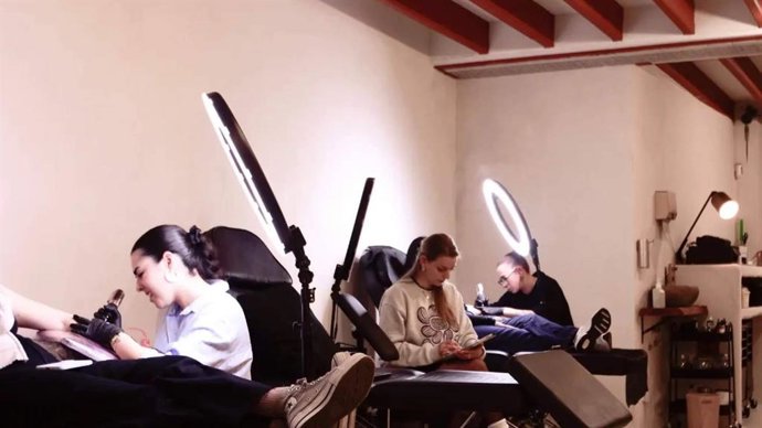 Tatuajes en Sevilla con sello propio; así trabaja la vanguardia de Uffizi Studio