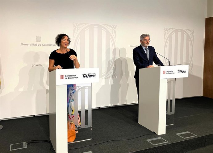 La consellera d'Economia i Finances de la Generalitat, Alícia Romero, i el secretari d'Hisenda, Antoni Fernández