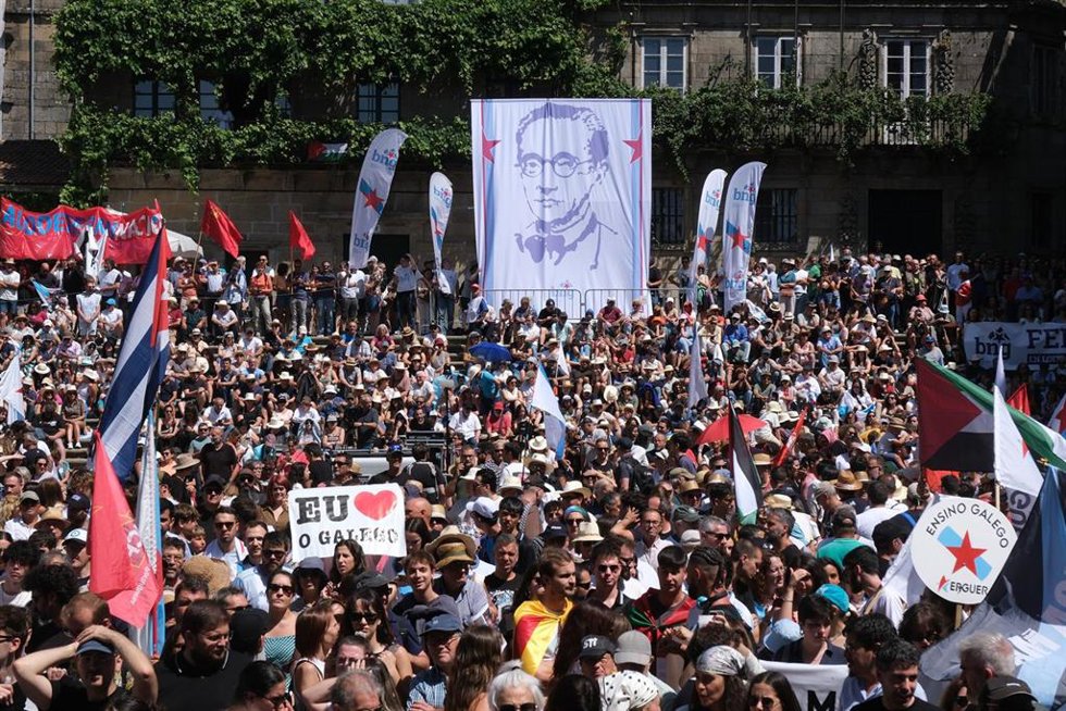 Archivo - Decenas de personas durante una manifestación convocada por el BNG con motivo del Día da Patria Galega, a 25 de julio de 2025, en Santiago de Compostela, A Coruña, Galicia.