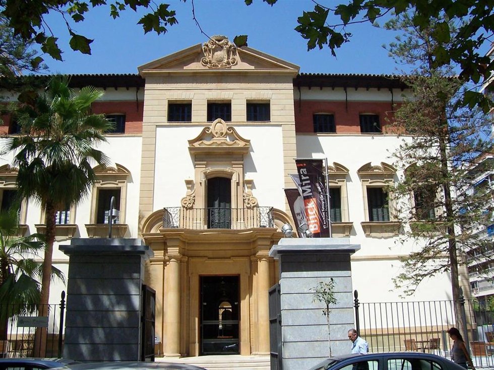 Archivo - Vista exterior de la fachada del museo Arqueológico de Murcia