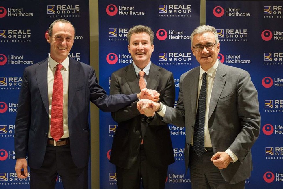De izquierda a derecha, Matteo Cattaneo, CEO de Reale Services y Director de Transformación y Desarrollo de Servicios de Reale Group; Nicola Bedin, Fundador y Consejero Delegado de Lifenet; y Luca Filippone, Director General de Reale Group.