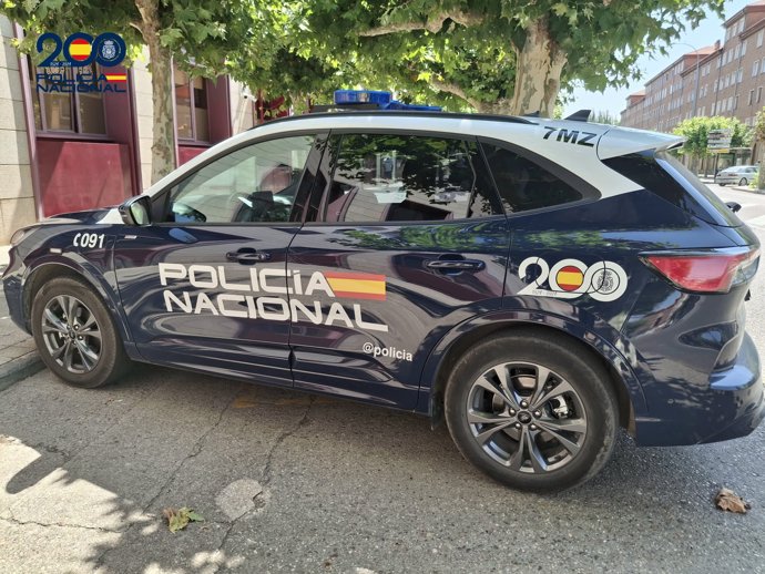 La Policía Nacional detiene a una mujer tras frustrar un robo con fuerza en una frutería de Palencia