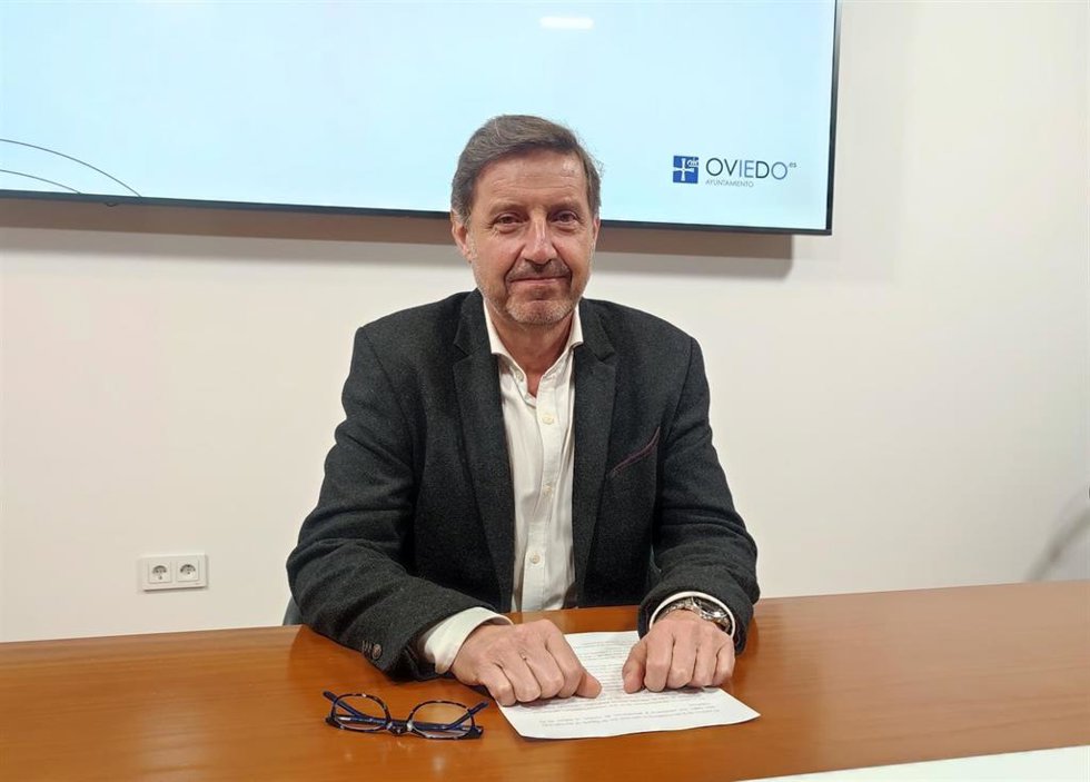 Archivo - El portavoz del PSOE en el Ayuntamiento de Oviedo, Carlos Fernández Llaneza.