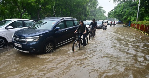 Aumentan a 41 los muertos por las inundaciones en el noreste de India