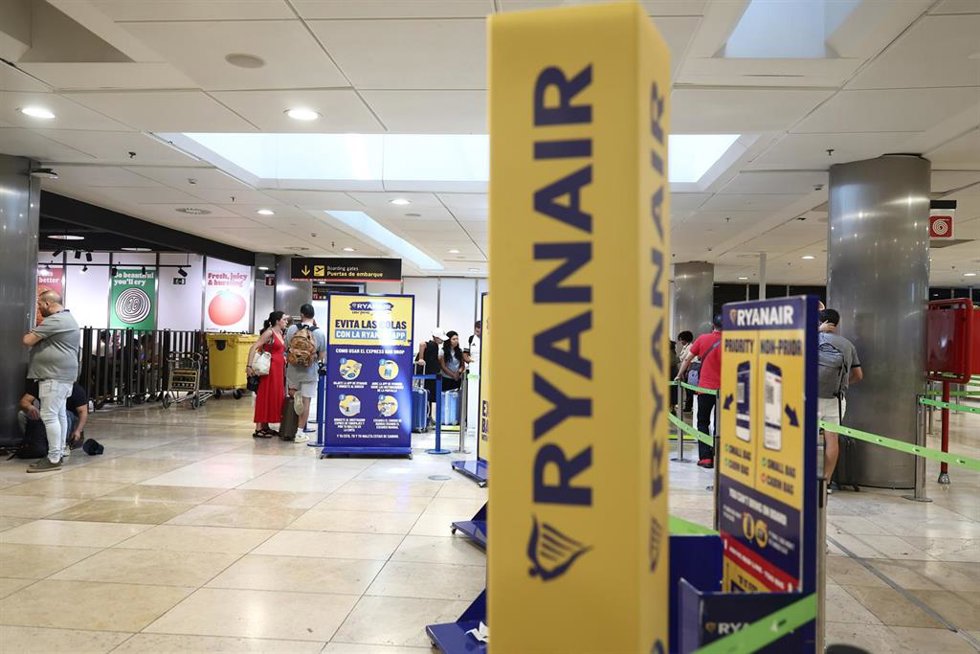 Mostradores de la aerolínea Ryanair, en la Términal 1 (T1) del Aeropuerto Madrid-Barajas Adolfo Suárez (MAD), a 16 de julio de 2026, en Madrid (España).